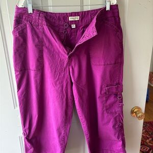 Magenta capris